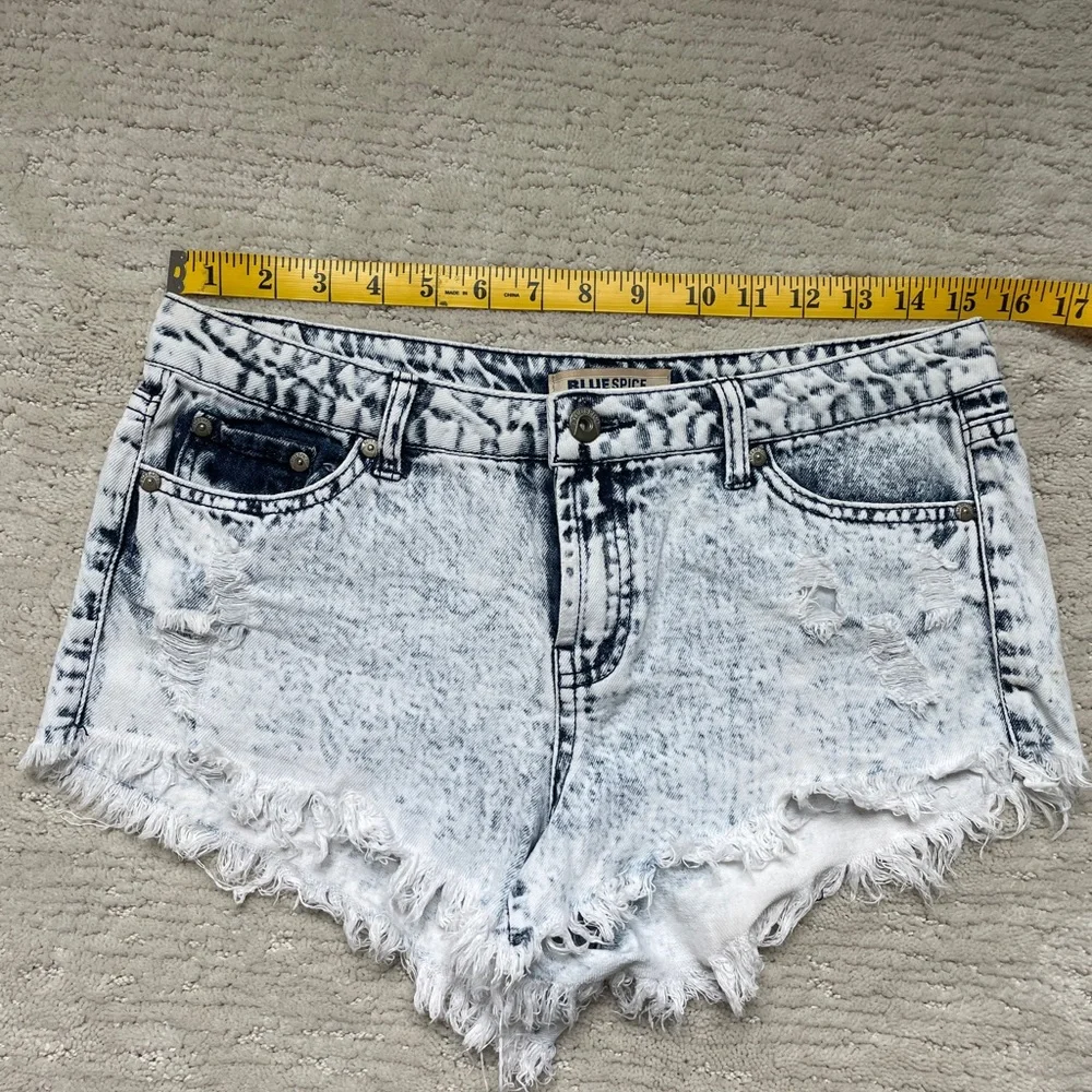 Blue Spice Acid Wash Distressed Denim Shorts Frayed Raw Hem Festival | Size 9 - Picture 13 of 15